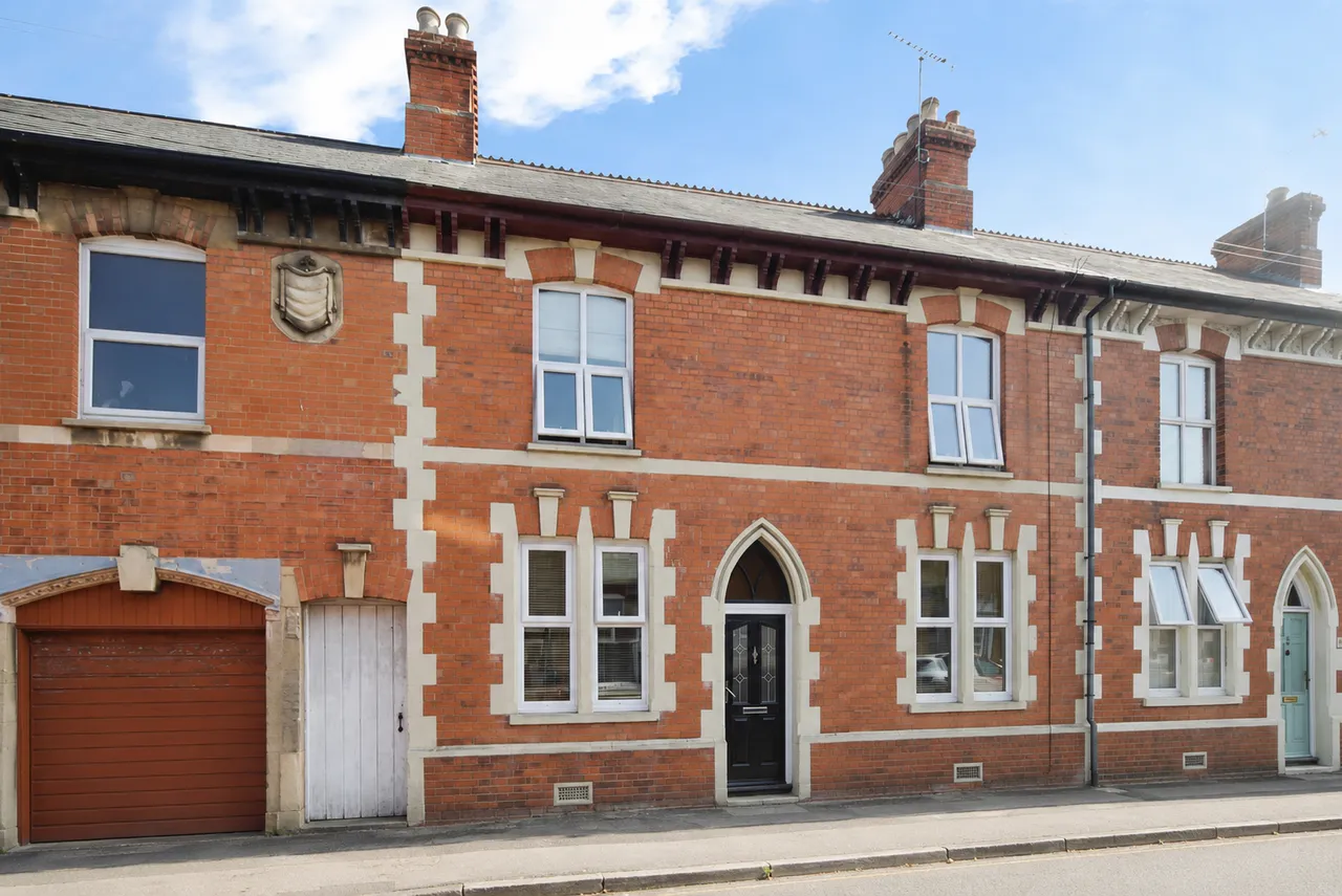 3 bed house for sale — Gladstone Street, Taunton