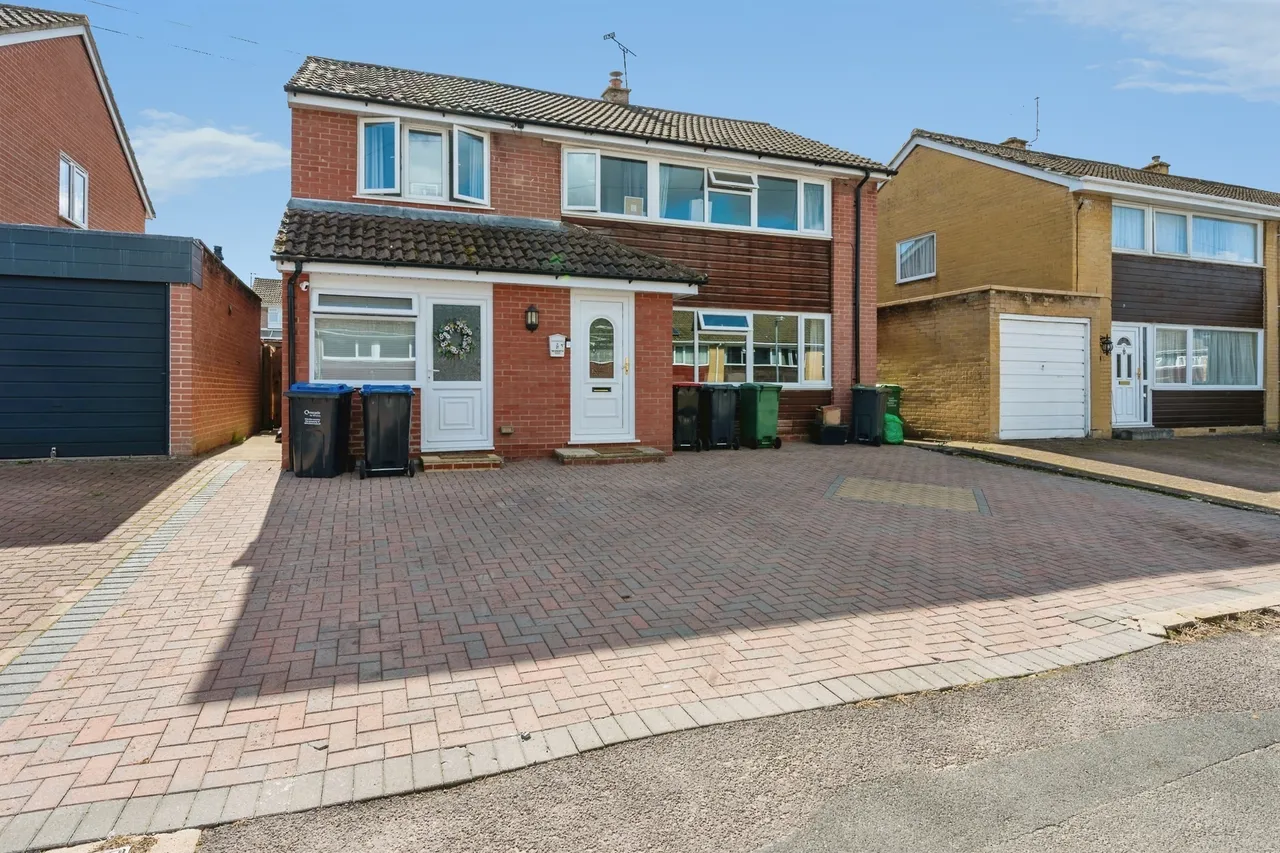 Hardens Mead, Chippenham, SN15, photo 19