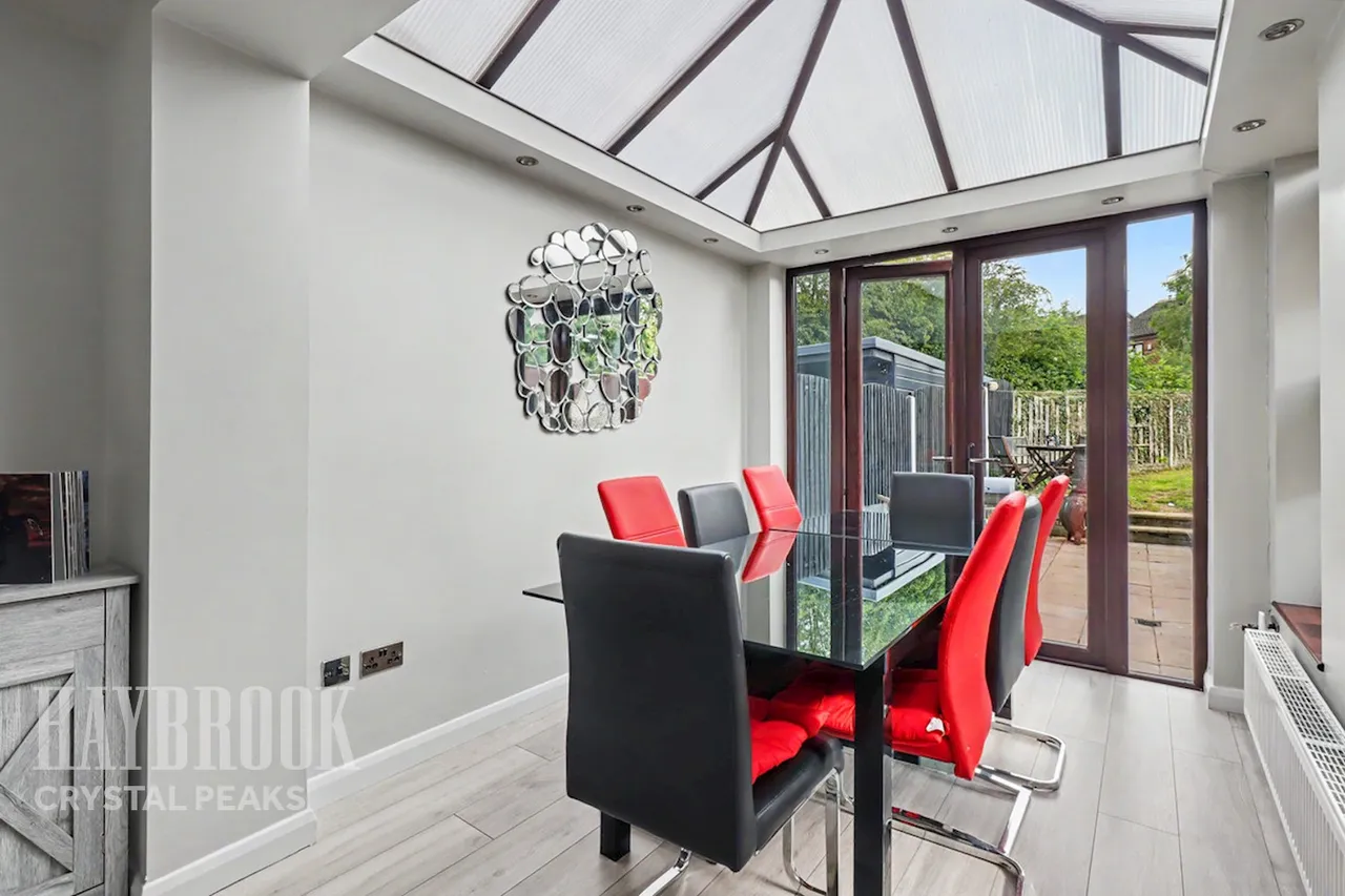 Elcroft Gardens, Beighton, photo 14