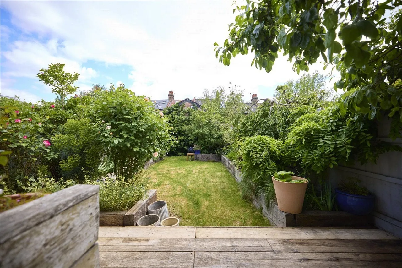 Mildenhall Road, London, E5, photo 11