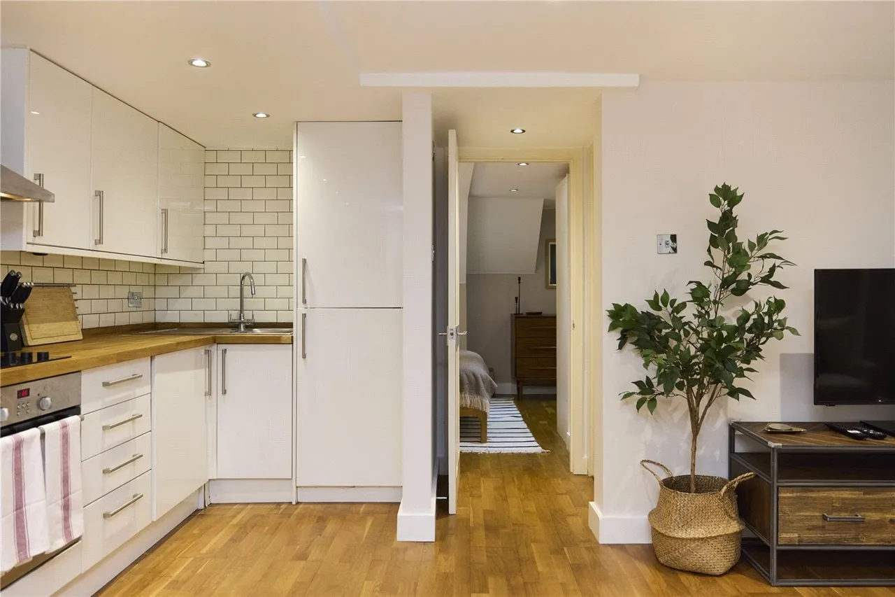 Mildenhall Road, London, E5, photo 20