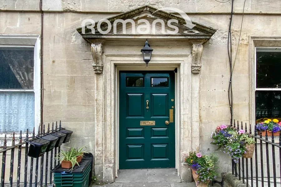 2 bed flat to rent, North Parade, Bath, BA2