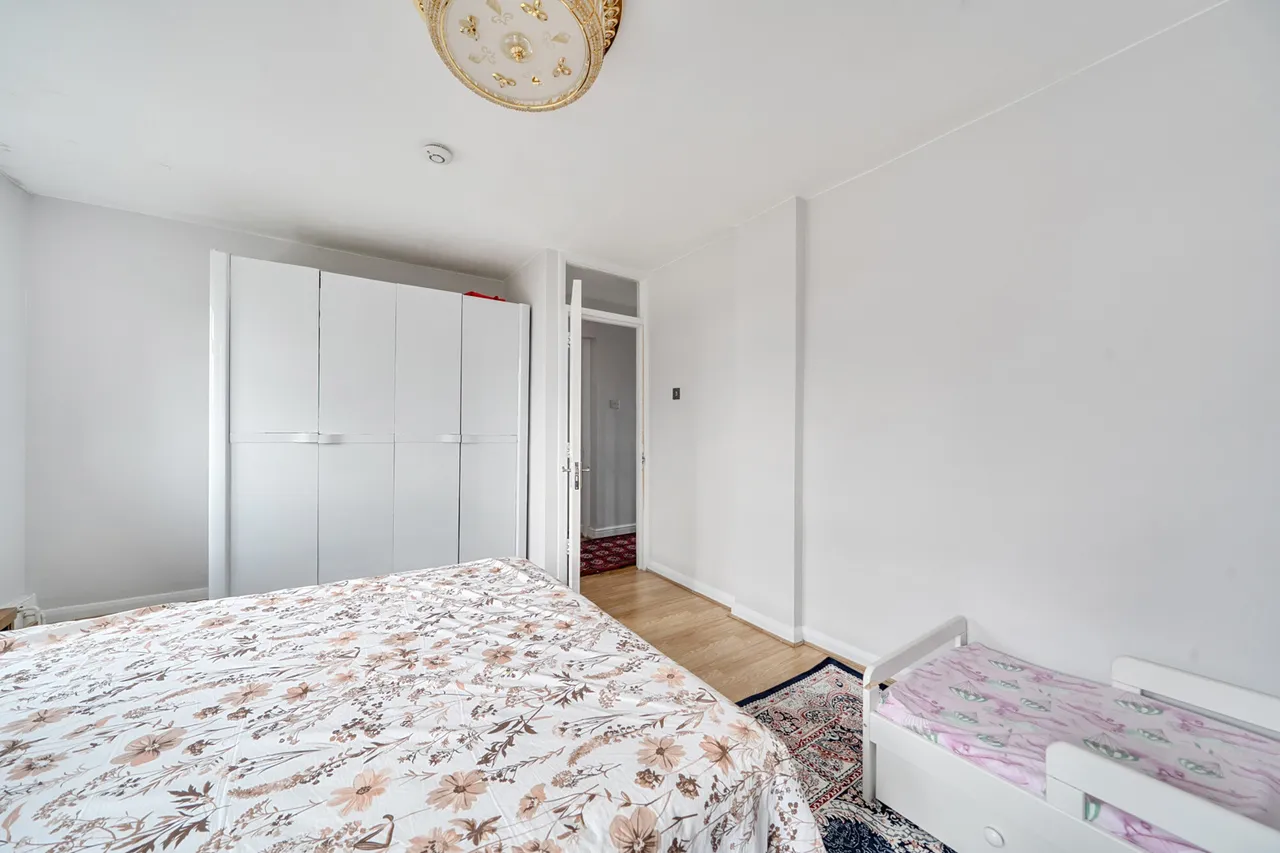 Radcliffe Way, Northolt, UB5, photo 14