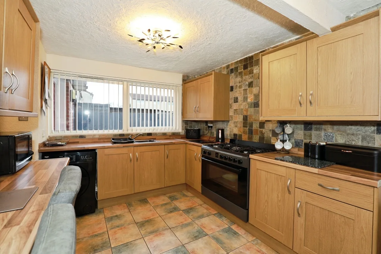 Bentley Grove, Winsford, Cheshire, CW7, photo 3