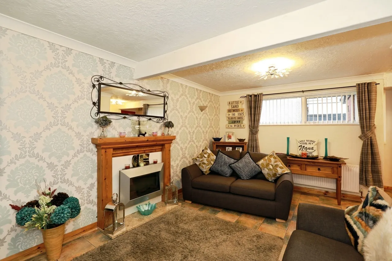 Bentley Grove, Winsford, Cheshire, CW7, photo 9