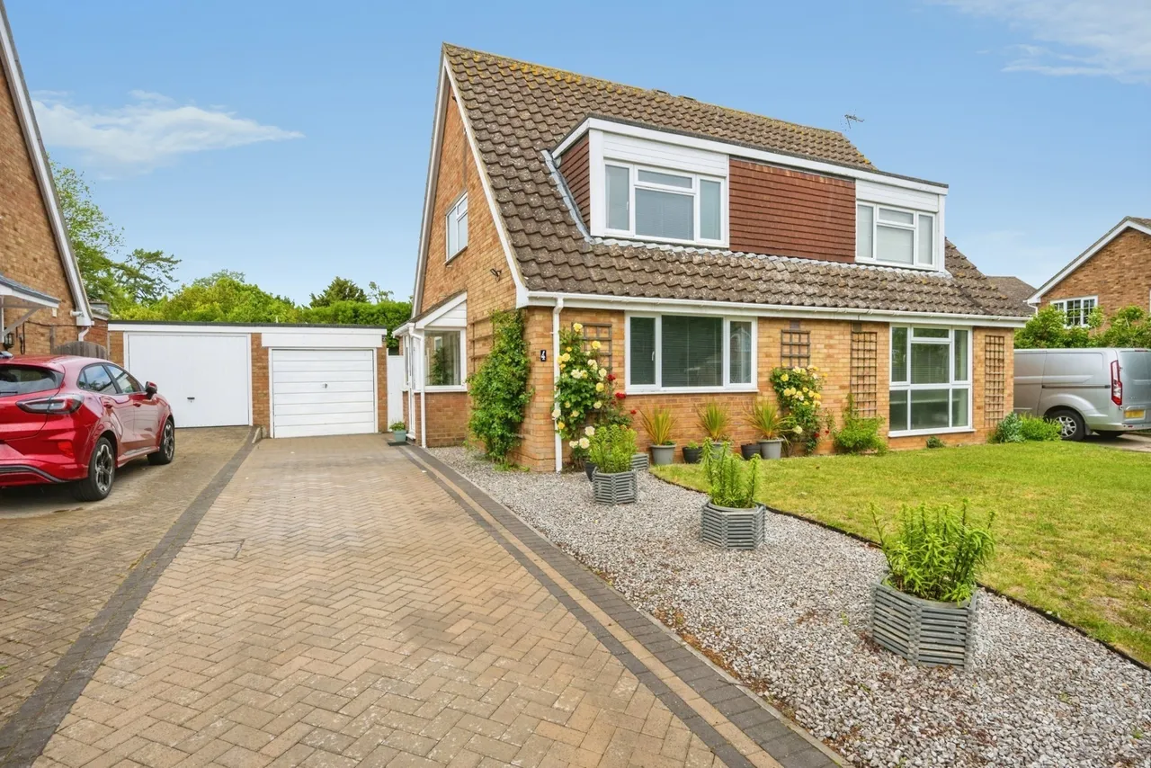 3 bed house for sale — Manor Farm Way, Sharnbrook, Bedford, Bedfordshire, MK44