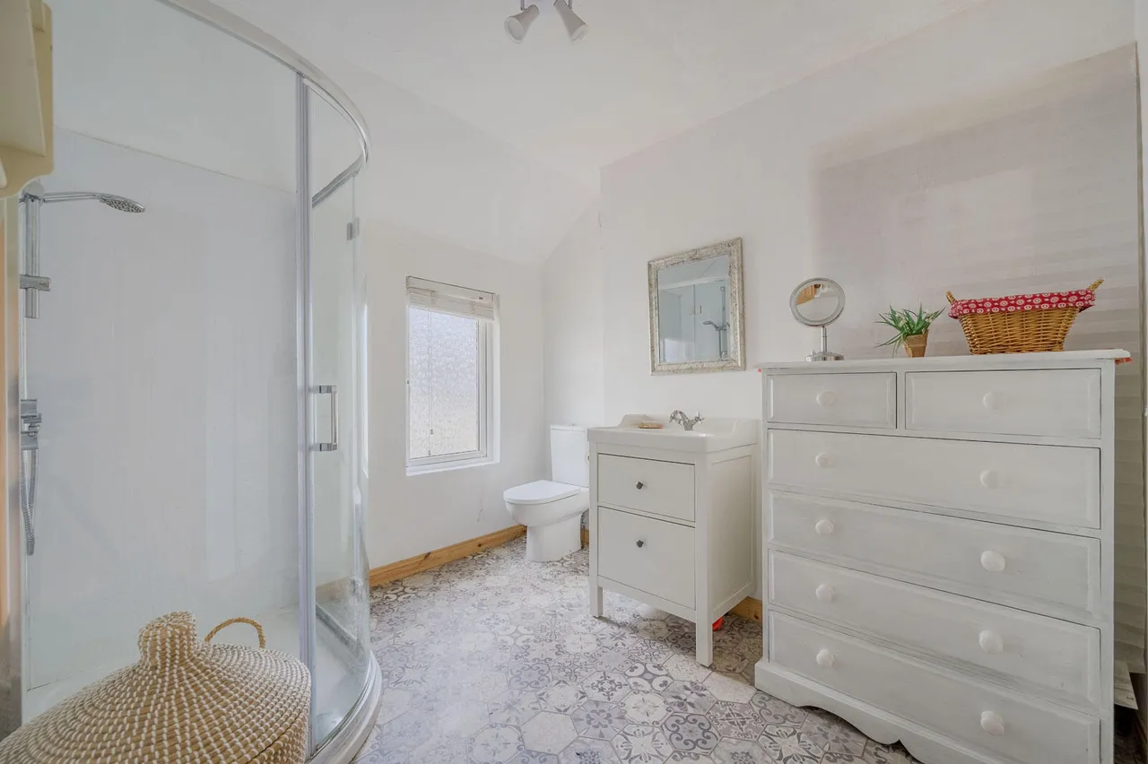 Alexandra Place, holywood, BT18, photo 17