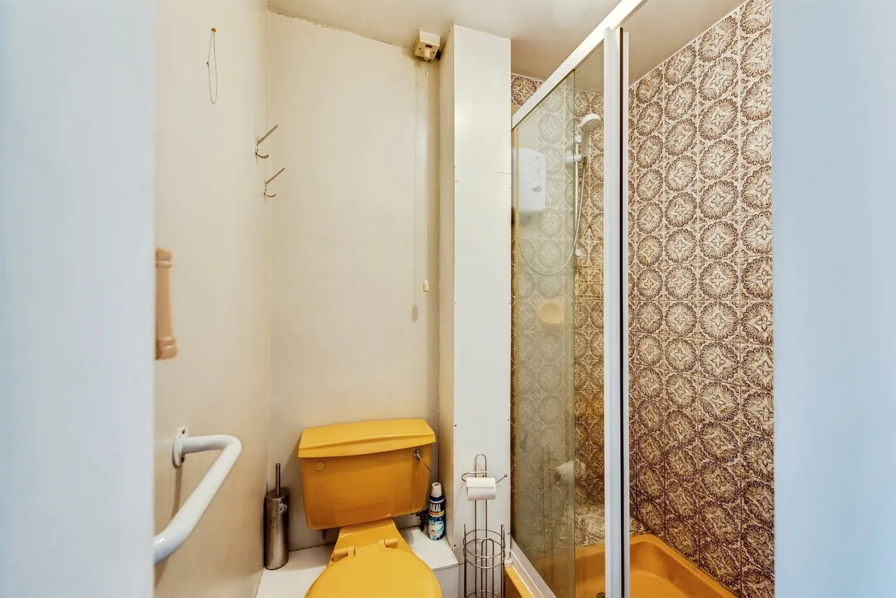 Weedon Road, Swindon, SN3, photo 6