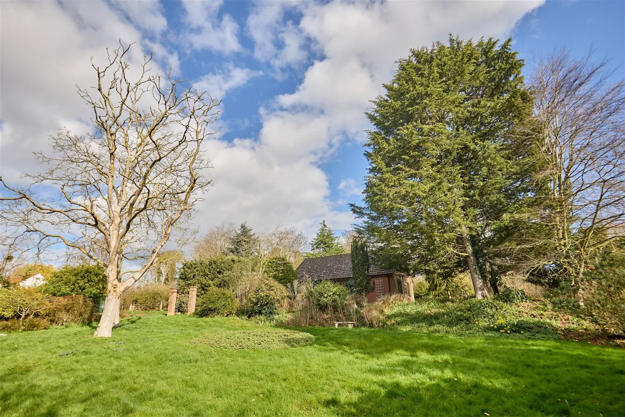 Low Street, Hoxne, IP21, photo 23