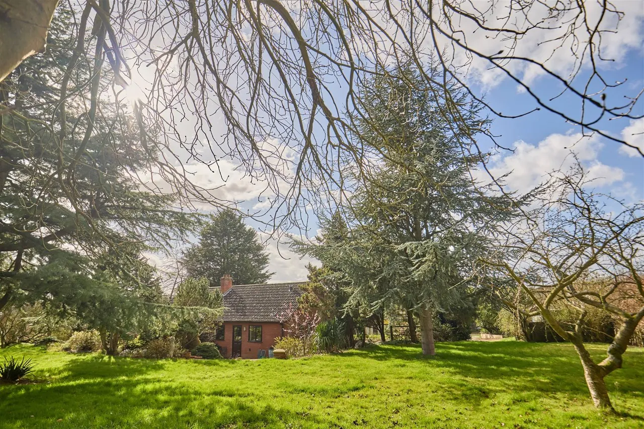 Low Street, Hoxne, IP21, photo 20
