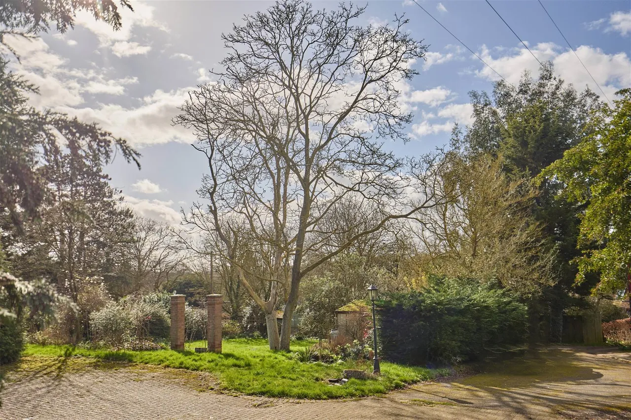 Low Street, Hoxne, IP21, photo 22
