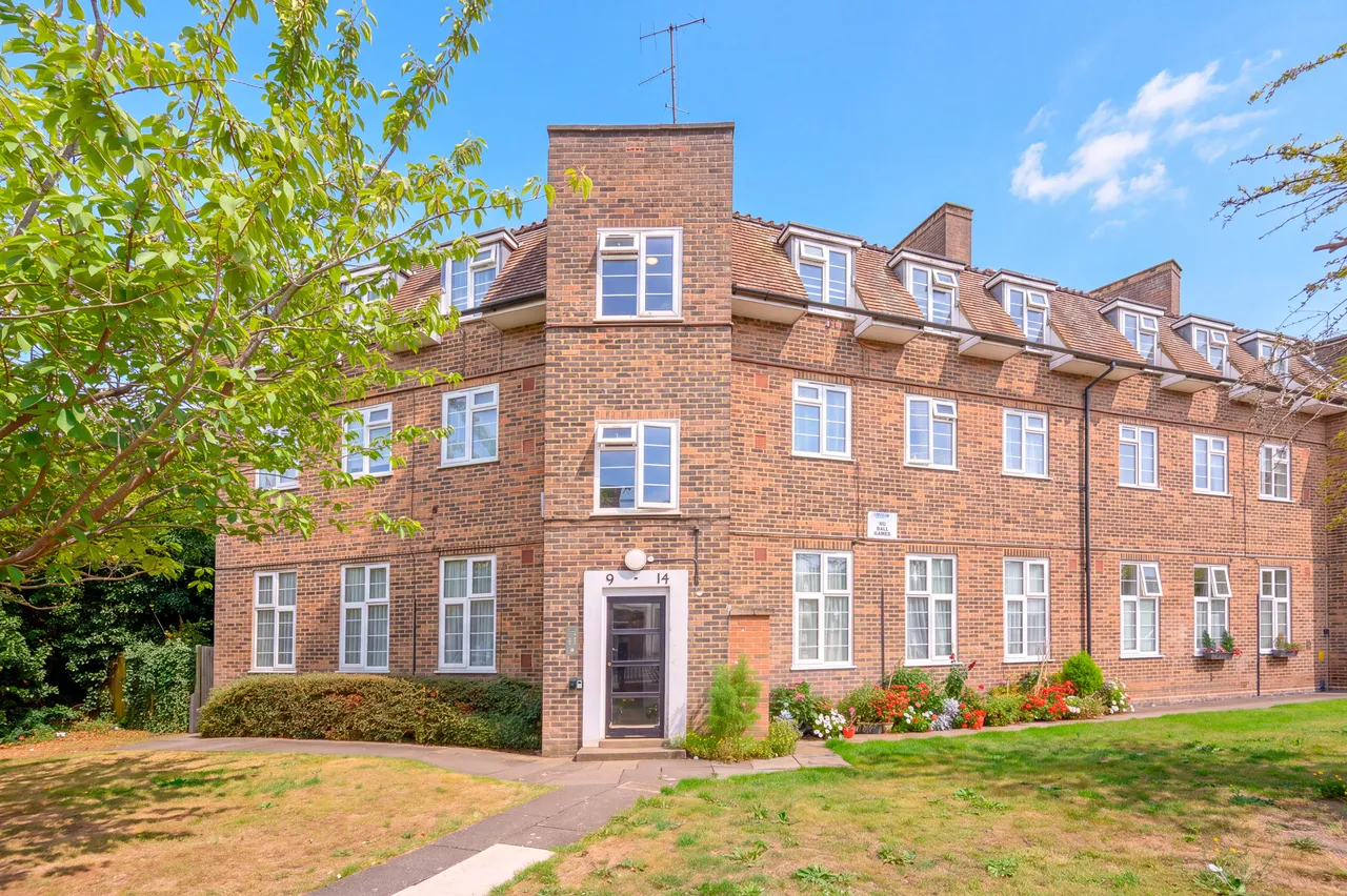 13 Chesterfield Flats, Bells Hill, Barnet, photo 7