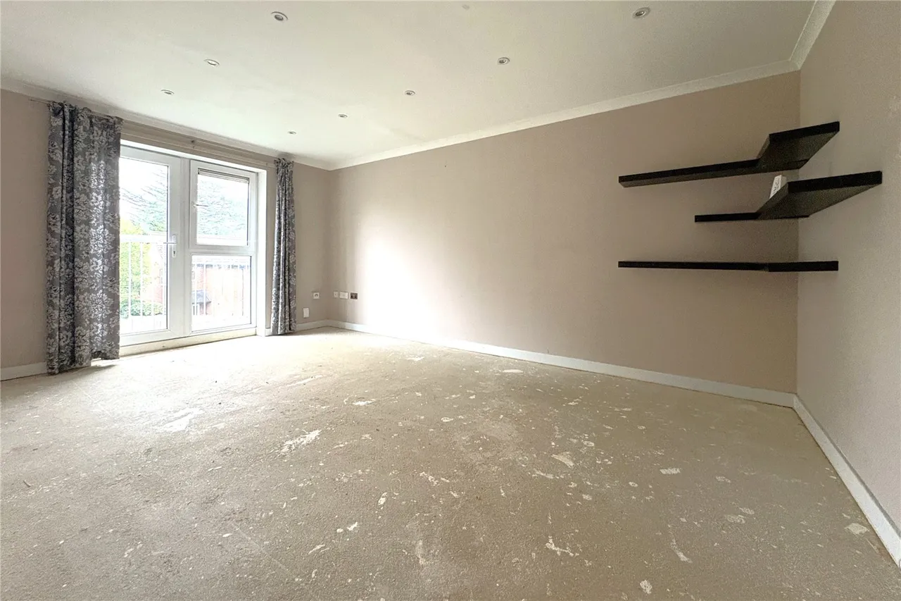 Yeoman Drive, Staines-upon-Thames, TW19, photo 2