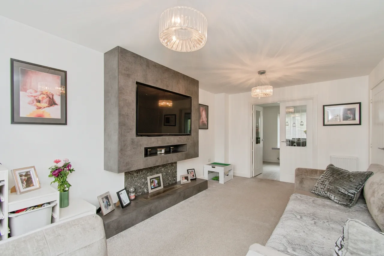 Craig Hopson Avenue, Castleford, photo 3