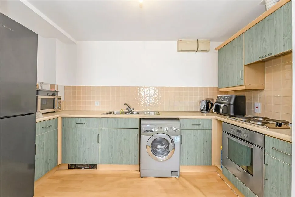 Goresbrook Road, Dagenham, RM9, photo 4