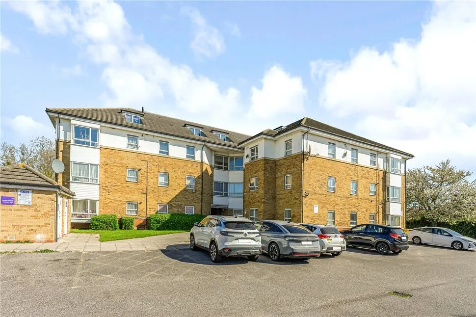 2 bed flat for sale, Goresbrook Road, Dagenham, RM9