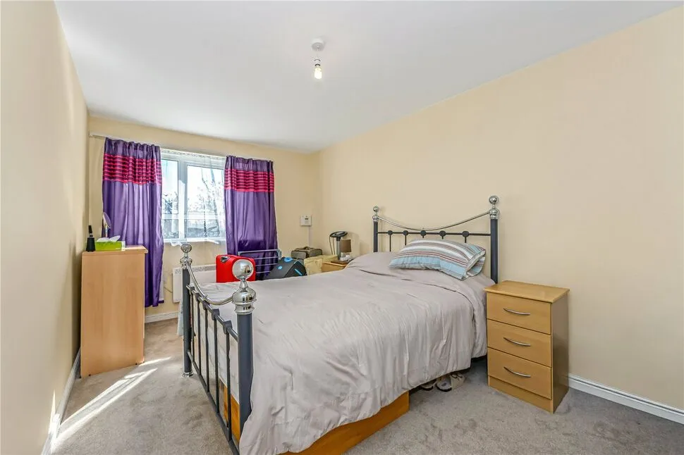 Goresbrook Road, Dagenham, RM9, photo 5