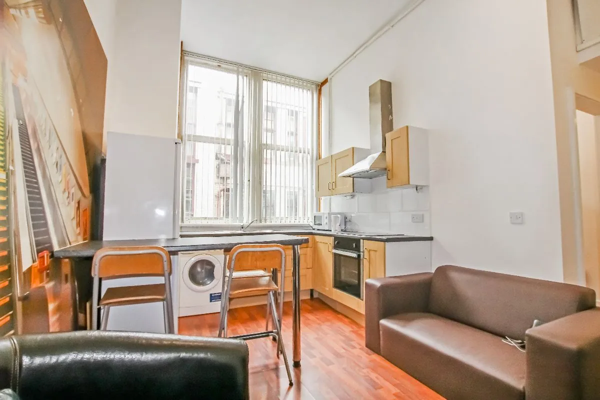 3 bed flat to rent — 71 Whitworth Street, Manchester, M1 6LQ
