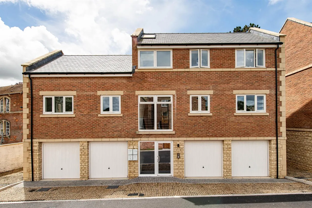 Polebarn Road, Trowbridge, BA14, photo 12