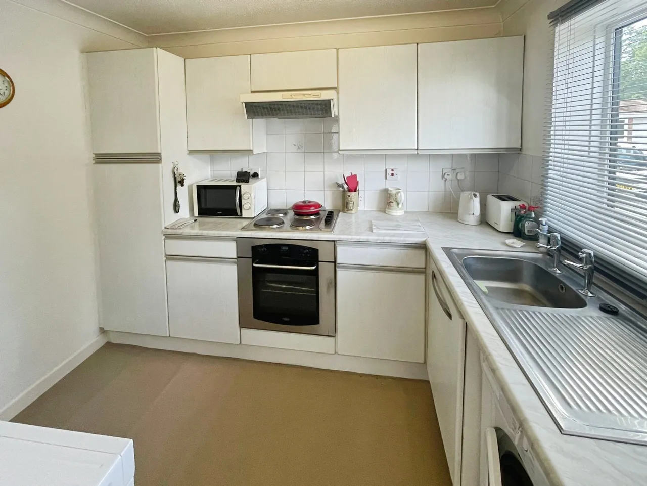 Flat 2, Kingsvale Court Pittard Road, Basingstoke, Basingstoke, RG21 8UF, photo 2