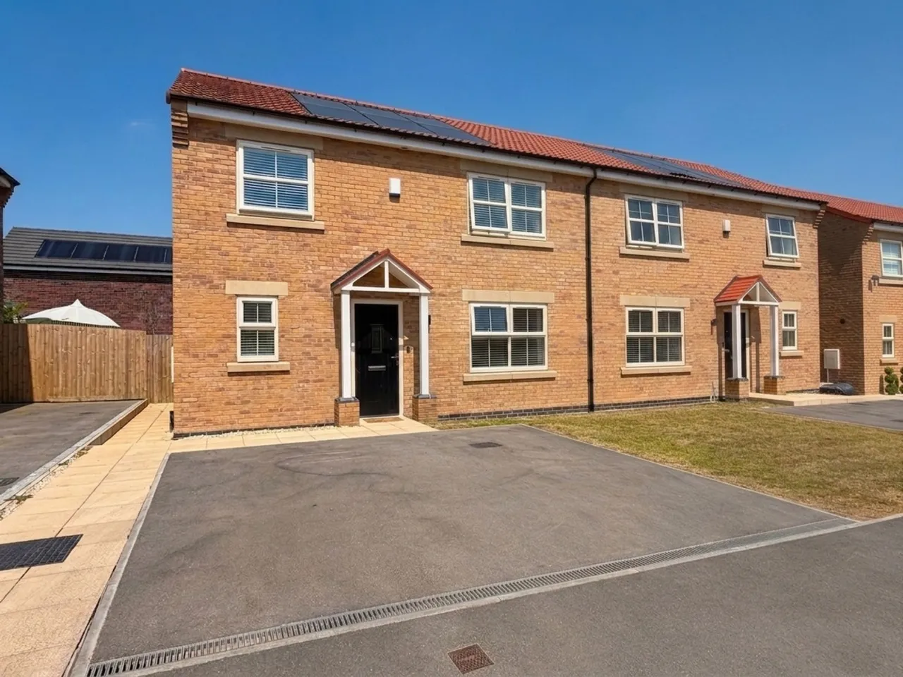 2 bed house for sale, Lampman Way, Costhorpe, S81