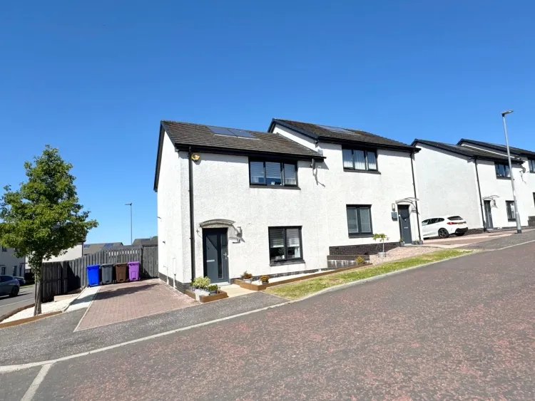 Auldlea Gardens, Beith, KA15, photo 7