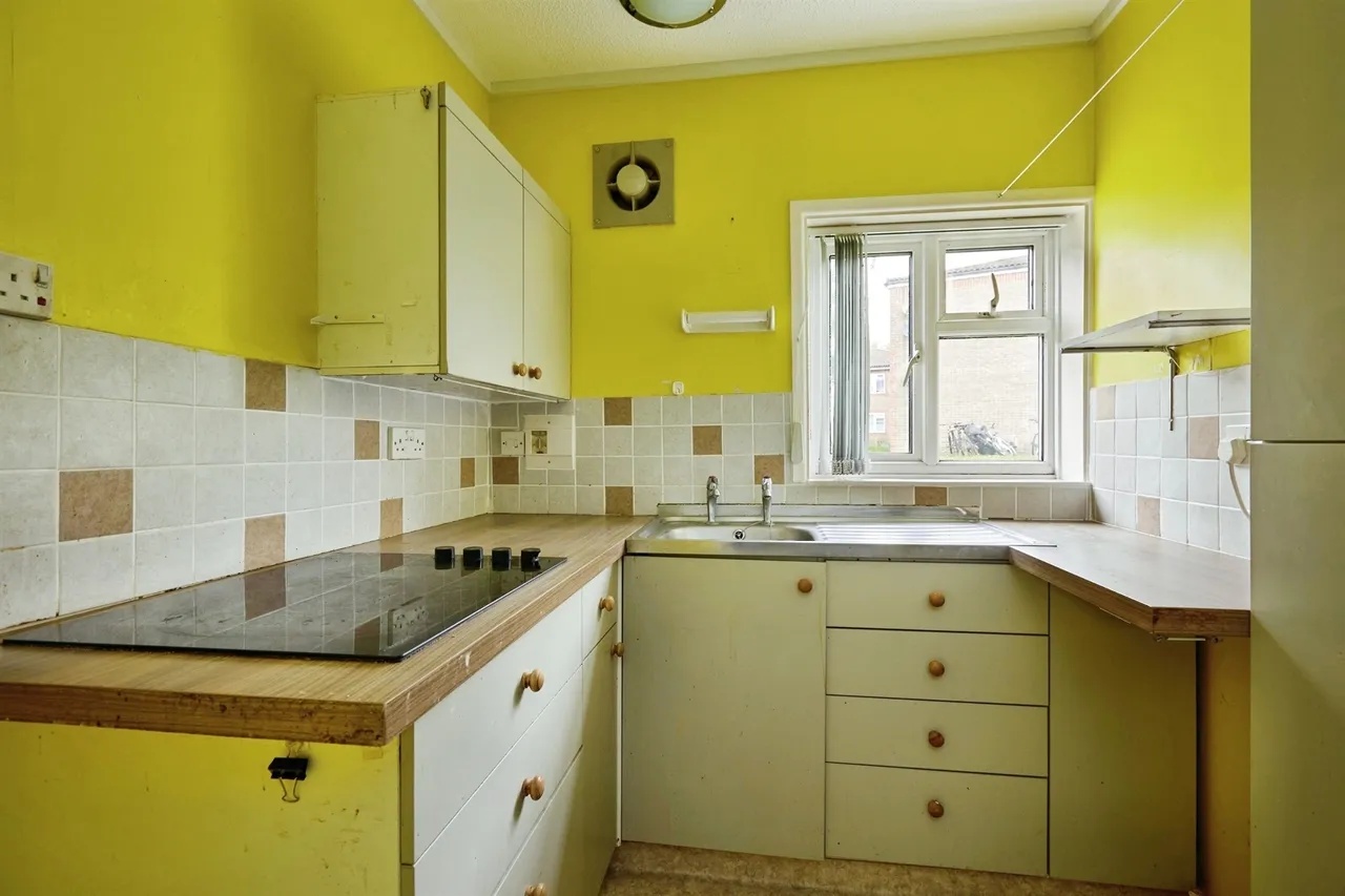 St. Edwards Court, Shaftesbury, photo 3