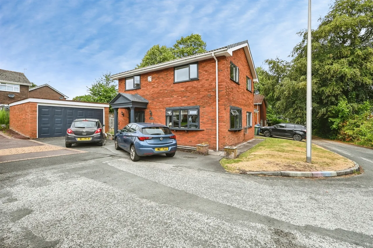 4 bed house for sale — Tree Bank Close, Runcorn