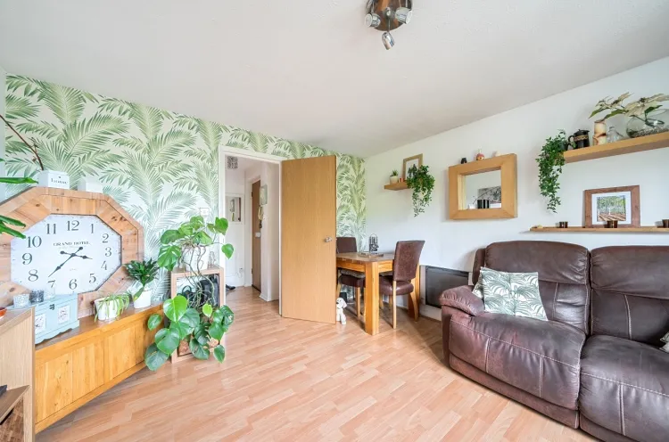 Chalkstone Close, Welling, Kent, DA16, photo 3