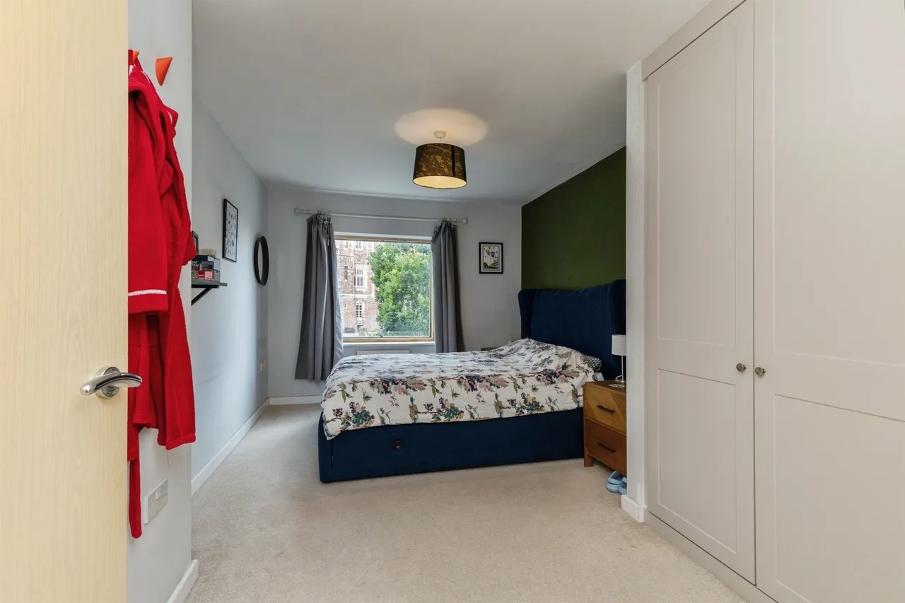 Burton Court, Bristol, photo 8