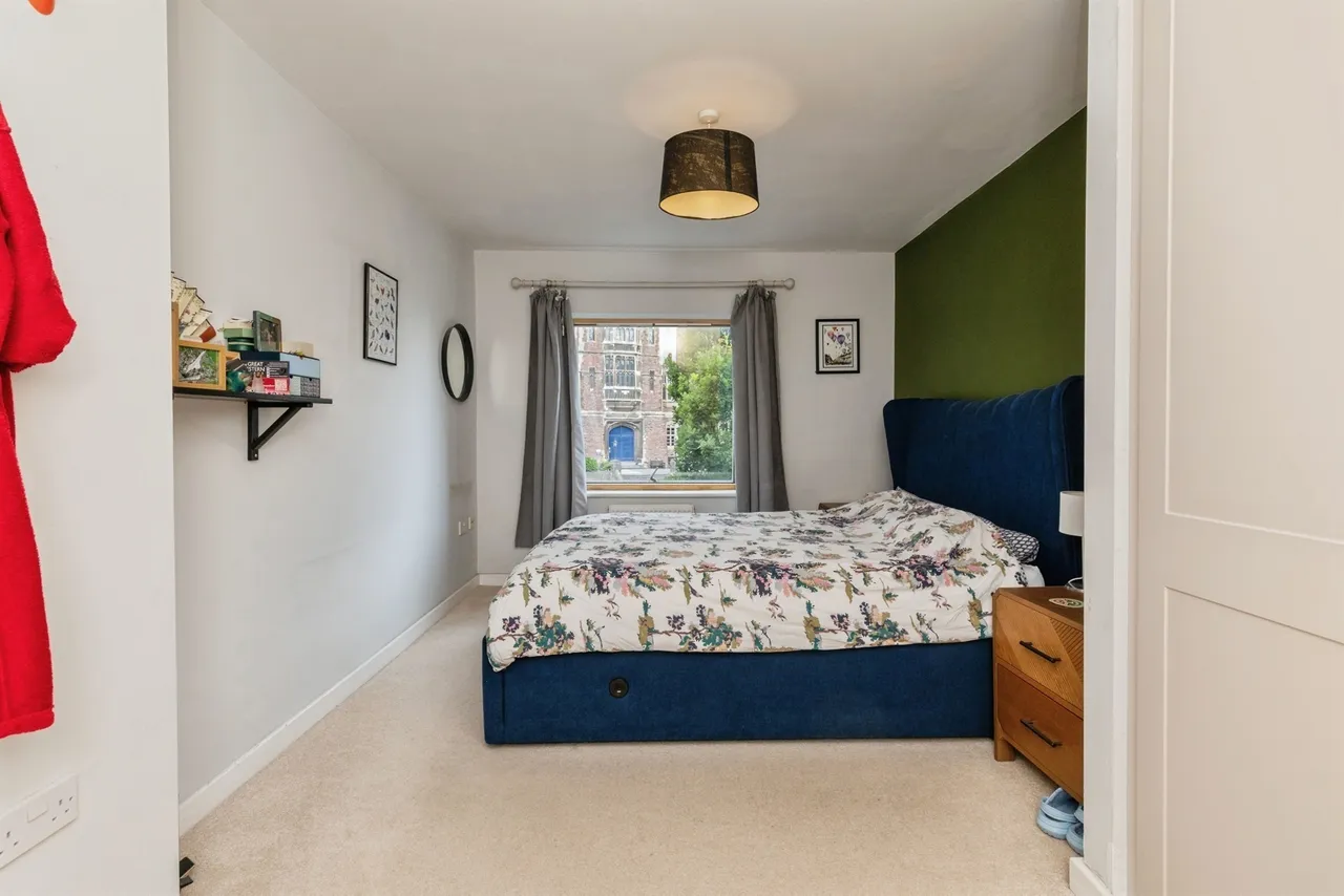 Burton Court, Bristol, photo 7
