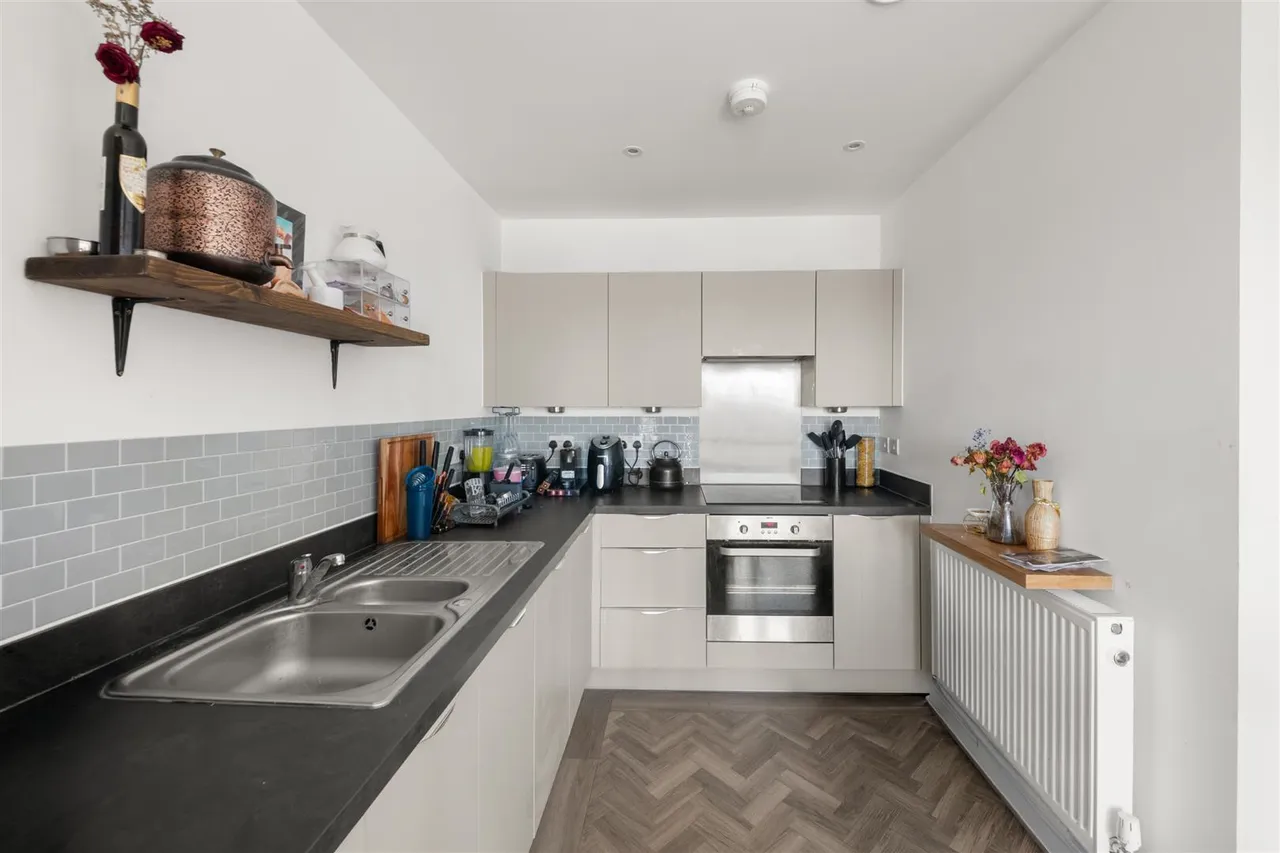 Blyth Road, Hayes, photo 3