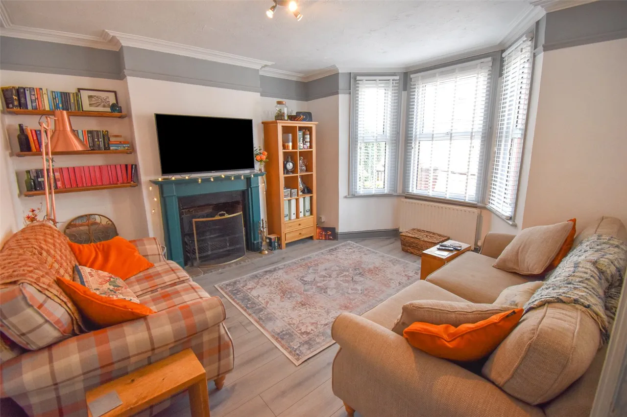 Holly Road, Aldershot, Hampshire, GU12 4SE, photo 2
