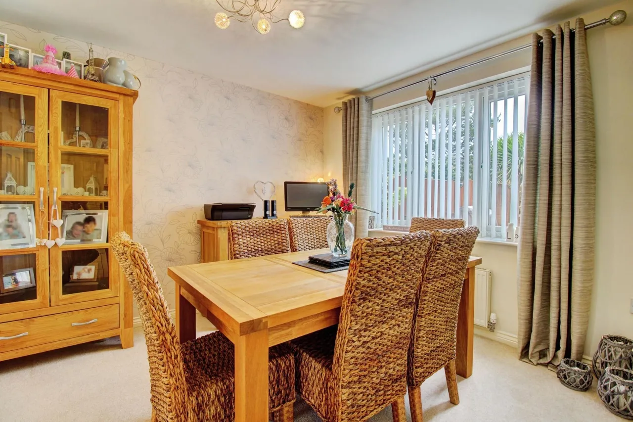 Canterbury Drive, Rugeley, WS15, photo 4