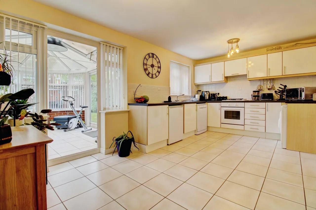 Canterbury Drive, Rugeley, WS15, photo 5