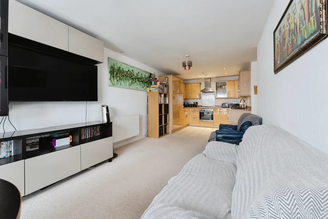 2 bed flat for sale, Carshalton Road, Carshalton, SM5