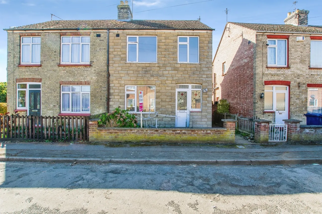 3 bed house for sale, Albany Road, Wisbech, PE13