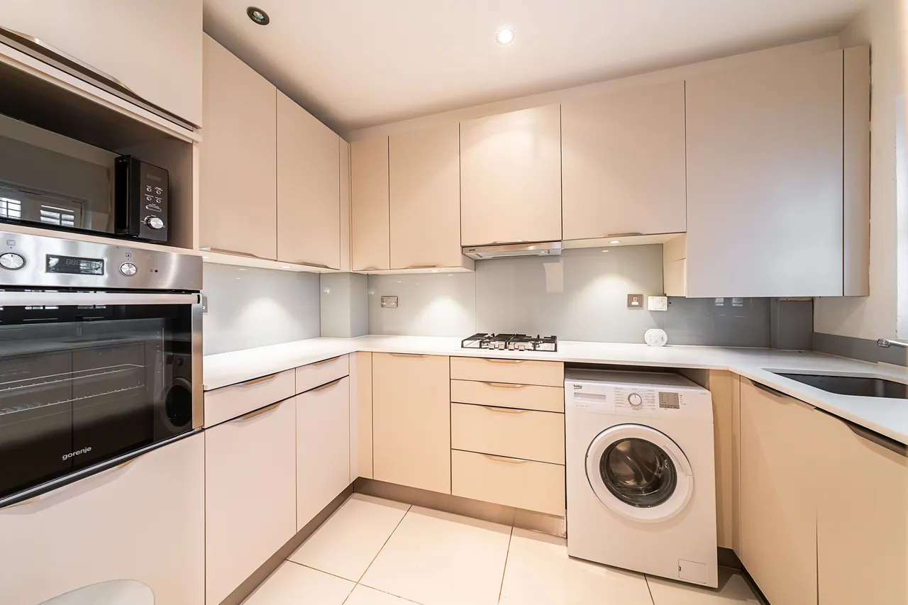 Wycliffe Road, London, SW11, photo 10