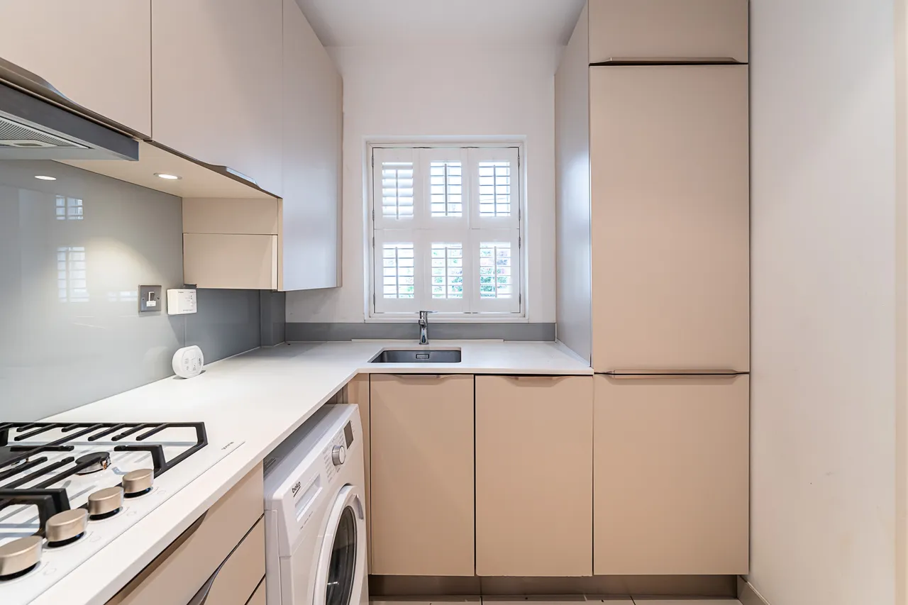Wycliffe Road, London, SW11, photo 11