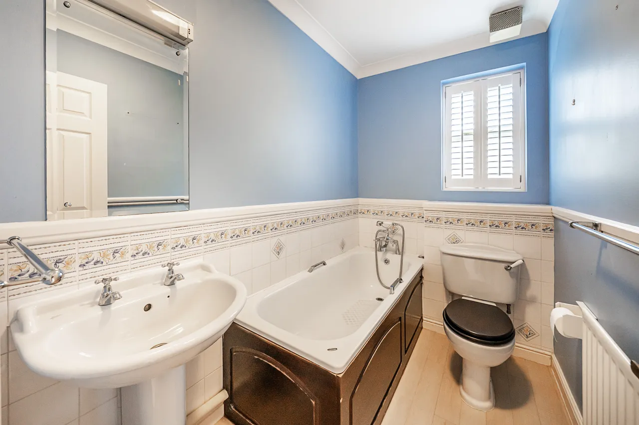 Wycliffe Road, London, SW11, photo 8