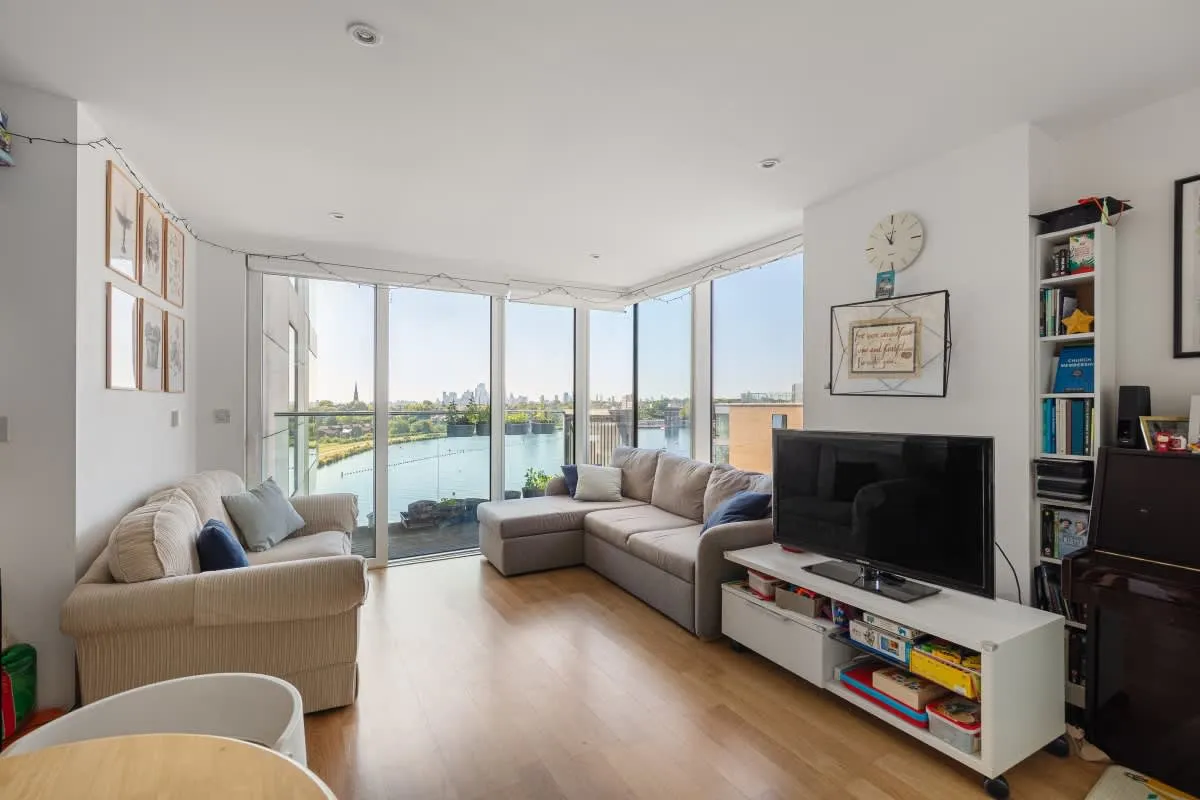 2 bed flat for sale, Goodchild Road, London, N4