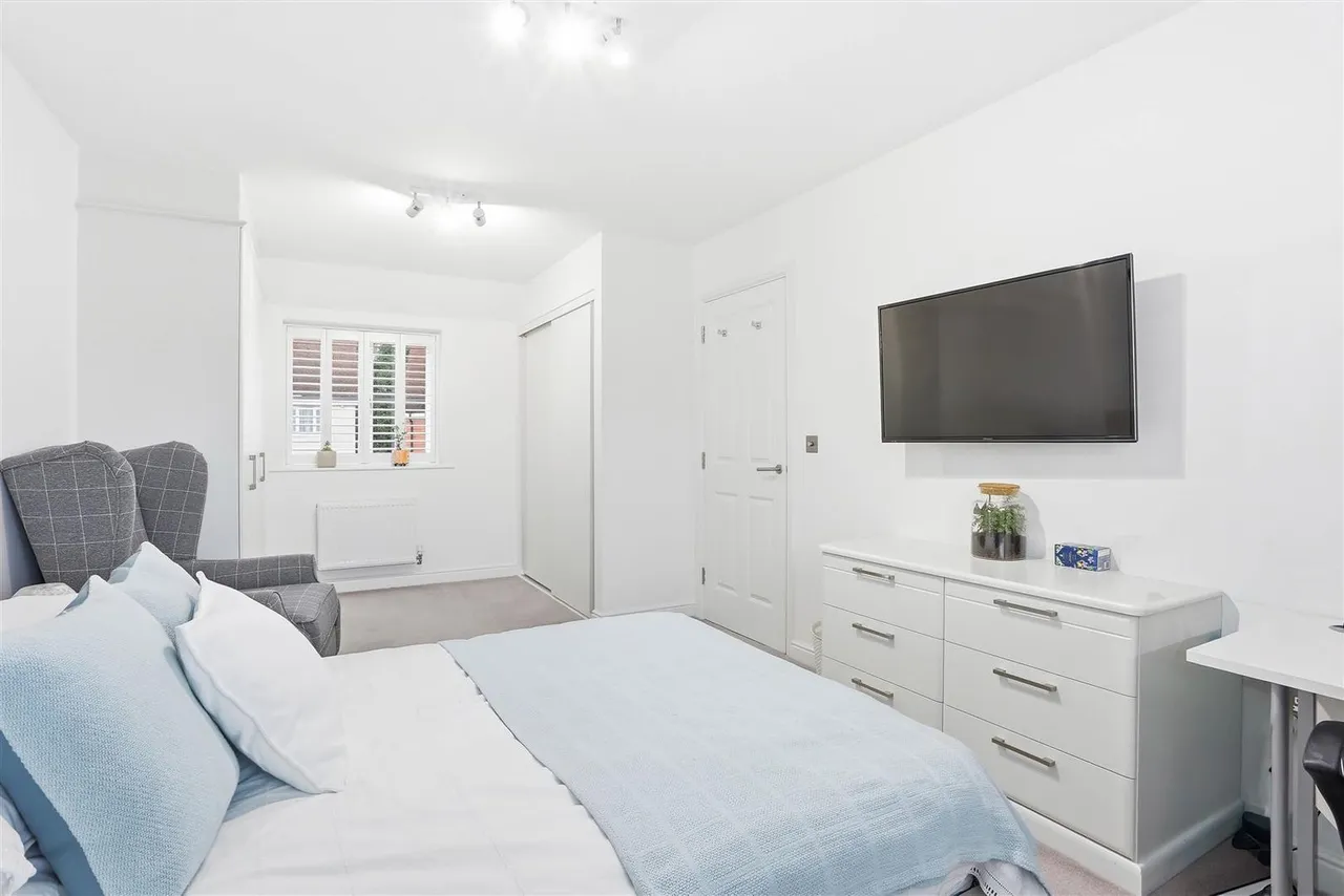 Halliday Close, Epsom, KT17 1AZ, photo 23