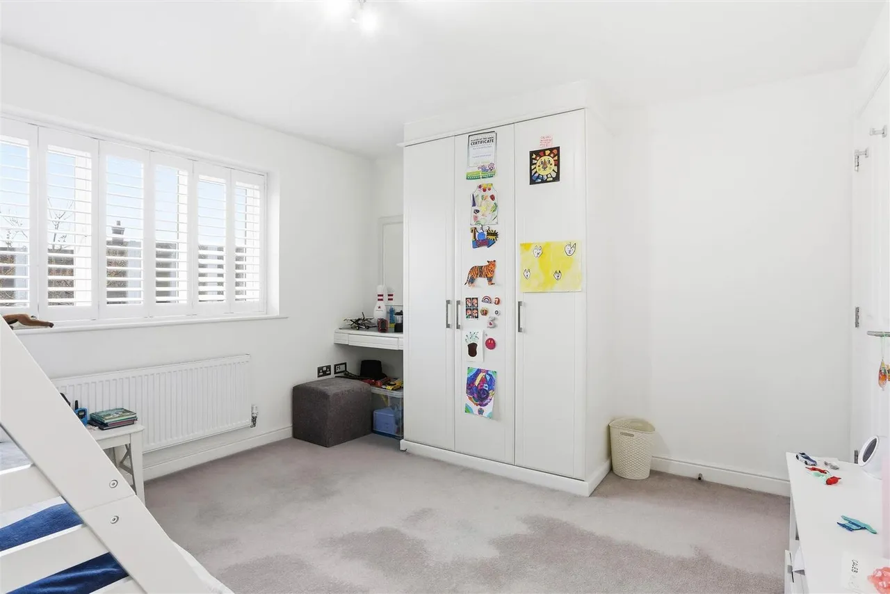 Halliday Close, Epsom, KT17 1AZ, photo 27
