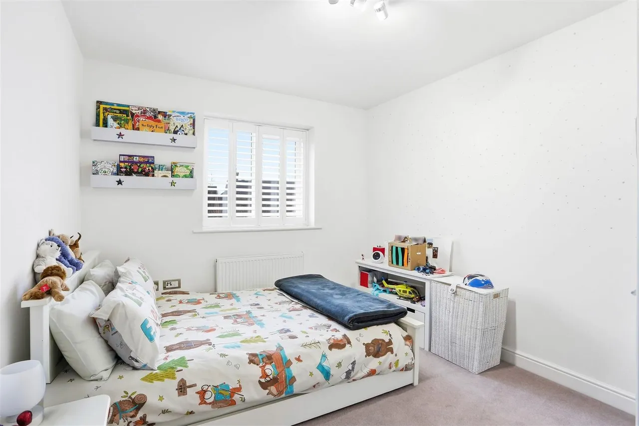 Halliday Close, Epsom, KT17 1AZ, photo 26