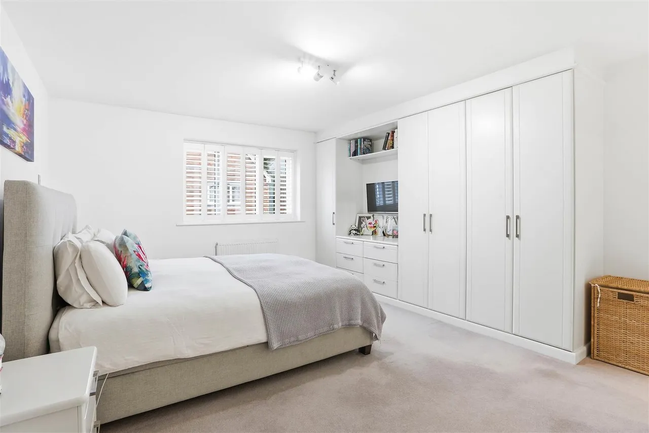 Halliday Close, Epsom, KT17 1AZ, photo 22