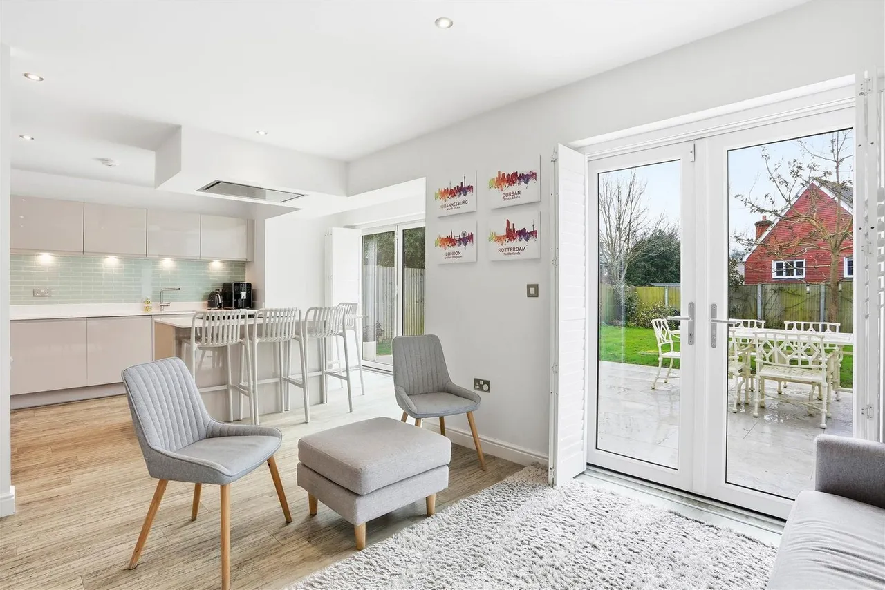 Halliday Close, Epsom, KT17 1AZ, photo 5