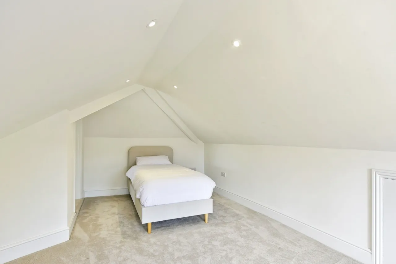 Station Road, Eckington, S21, photo 20