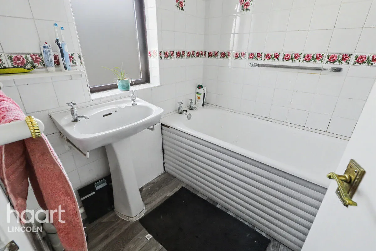 Hutson Drive, North Hykeham, LN6, photo 19