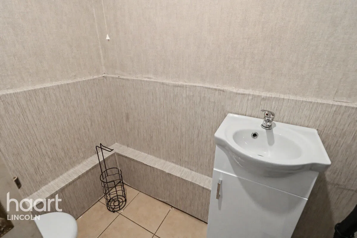 Hutson Drive, North Hykeham, LN6, photo 10