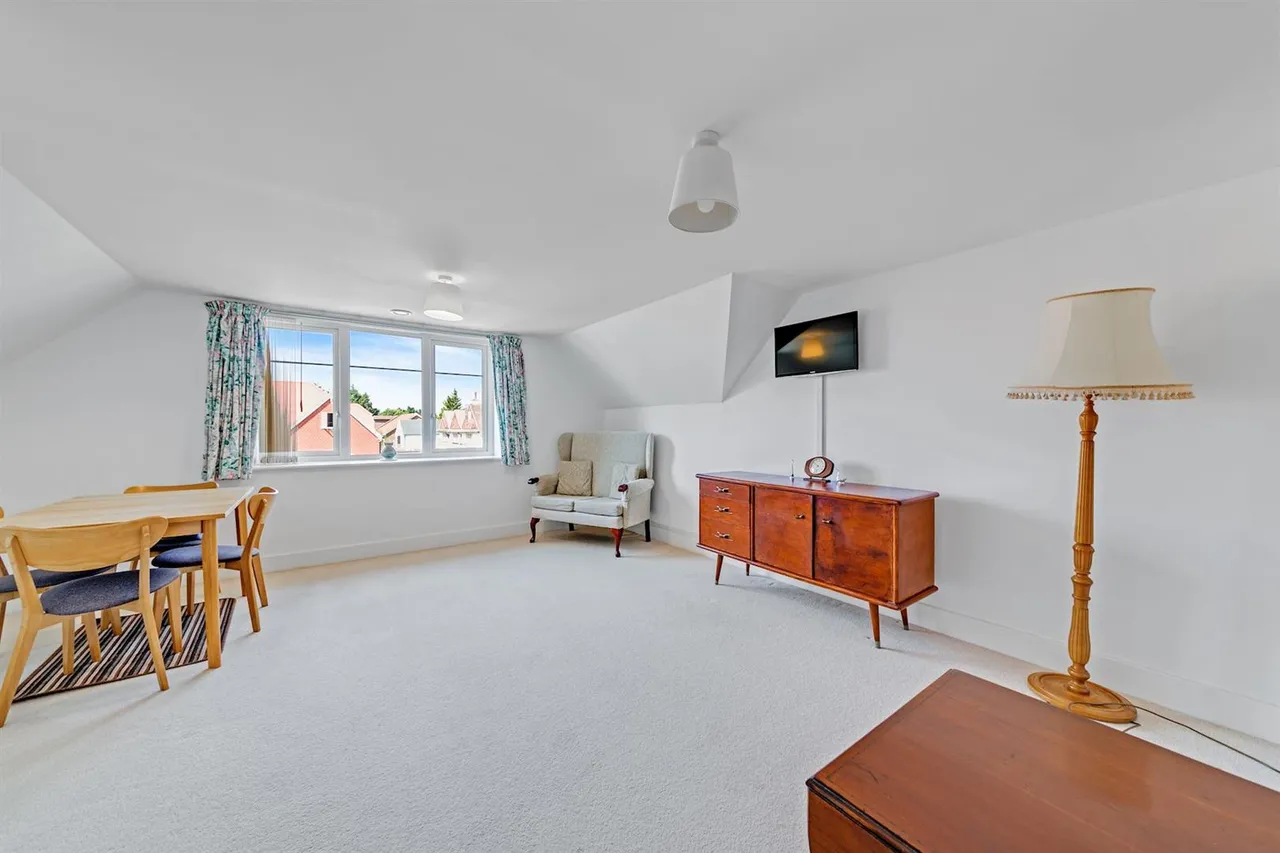 2 bed flat for sale, Limpsfield Road, Sanderstead, CR2